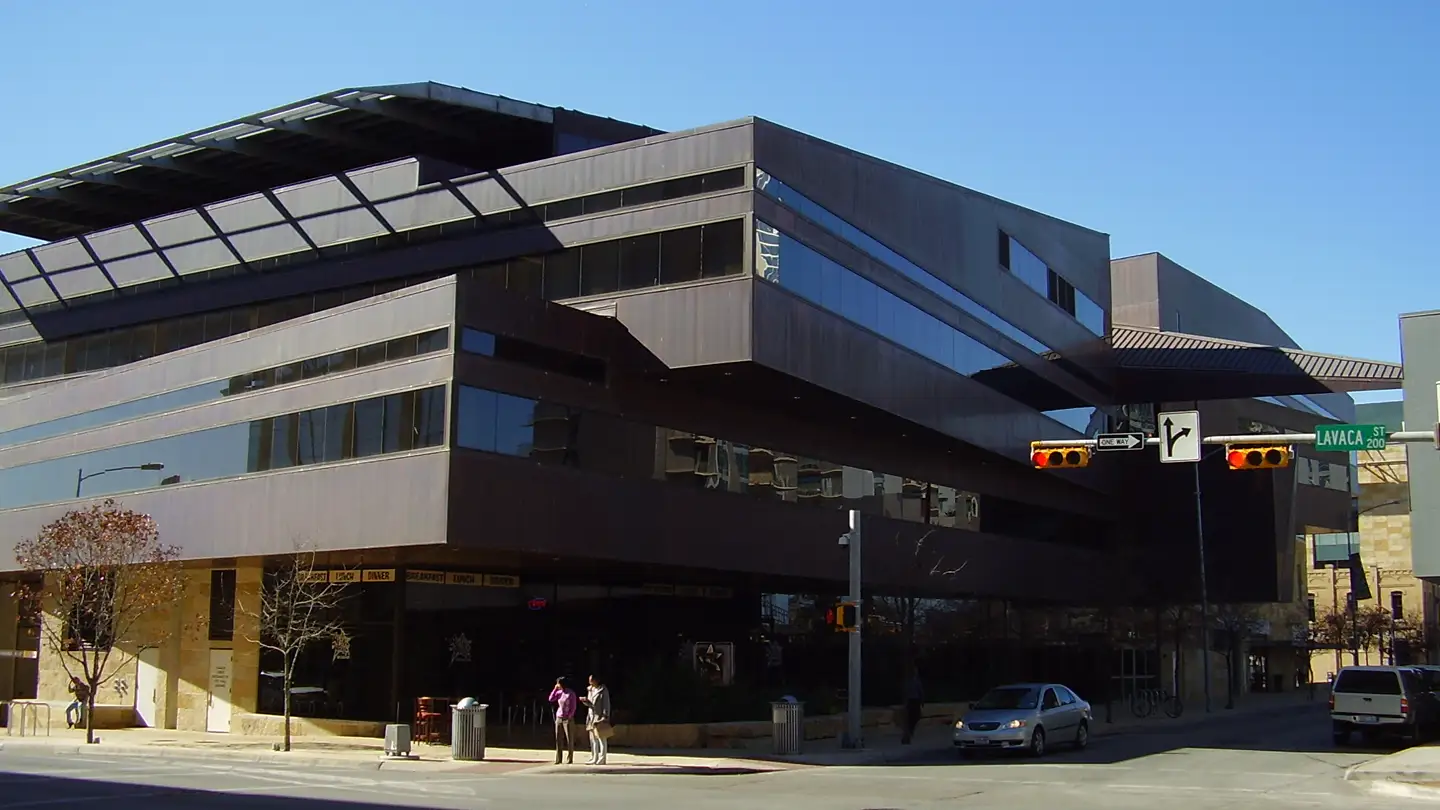 Austin City Hall’s angular roof and street-facing exterior.